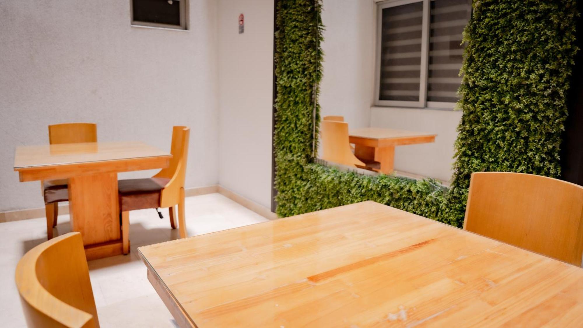 Hotel Madeiro Medellín Dış mekan fotoğraf