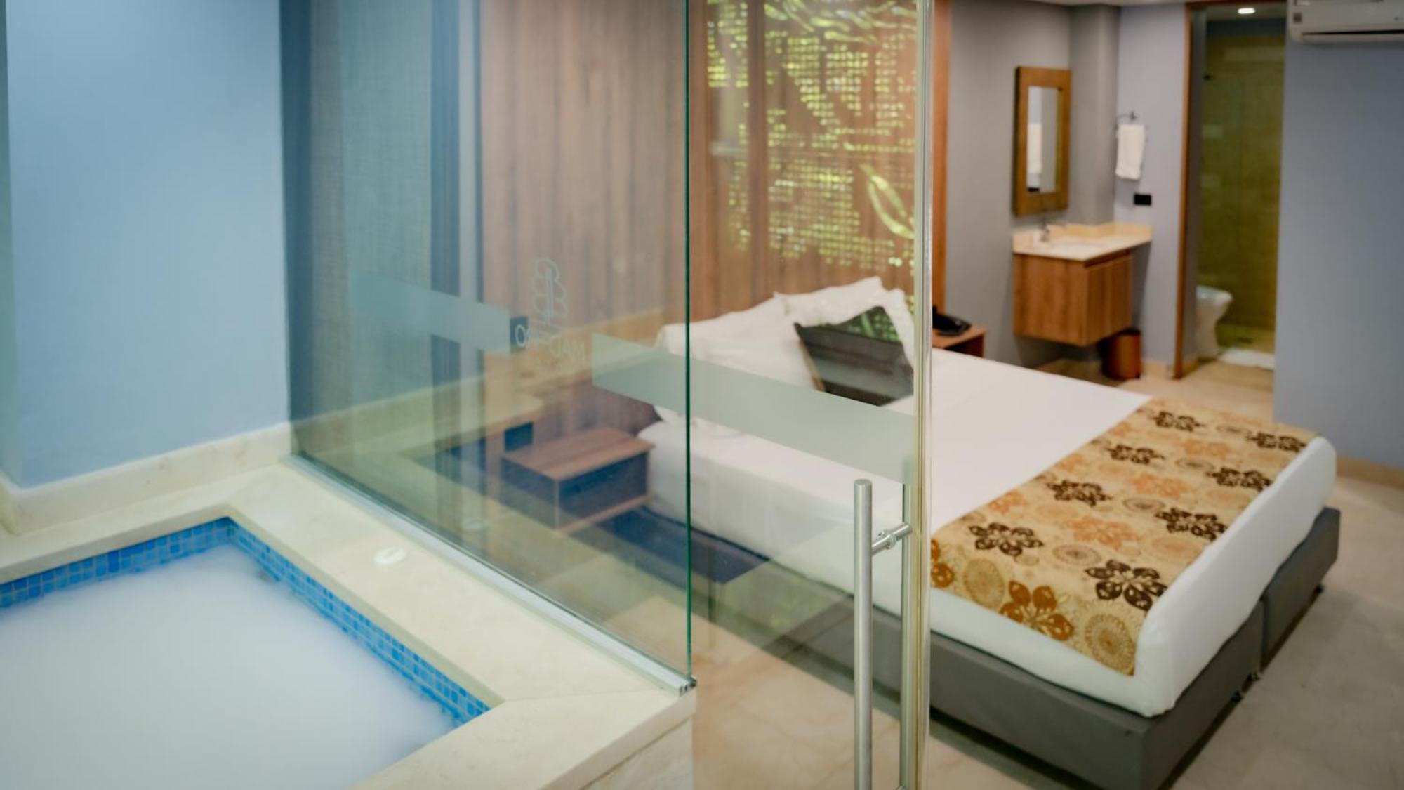 Hotel Madeiro Medellín Dış mekan fotoğraf