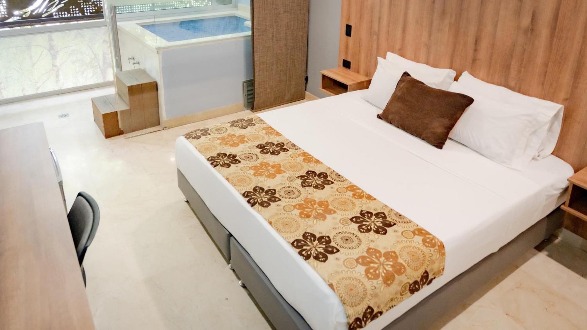 Hotel Madeiro Medellín Dış mekan fotoğraf
