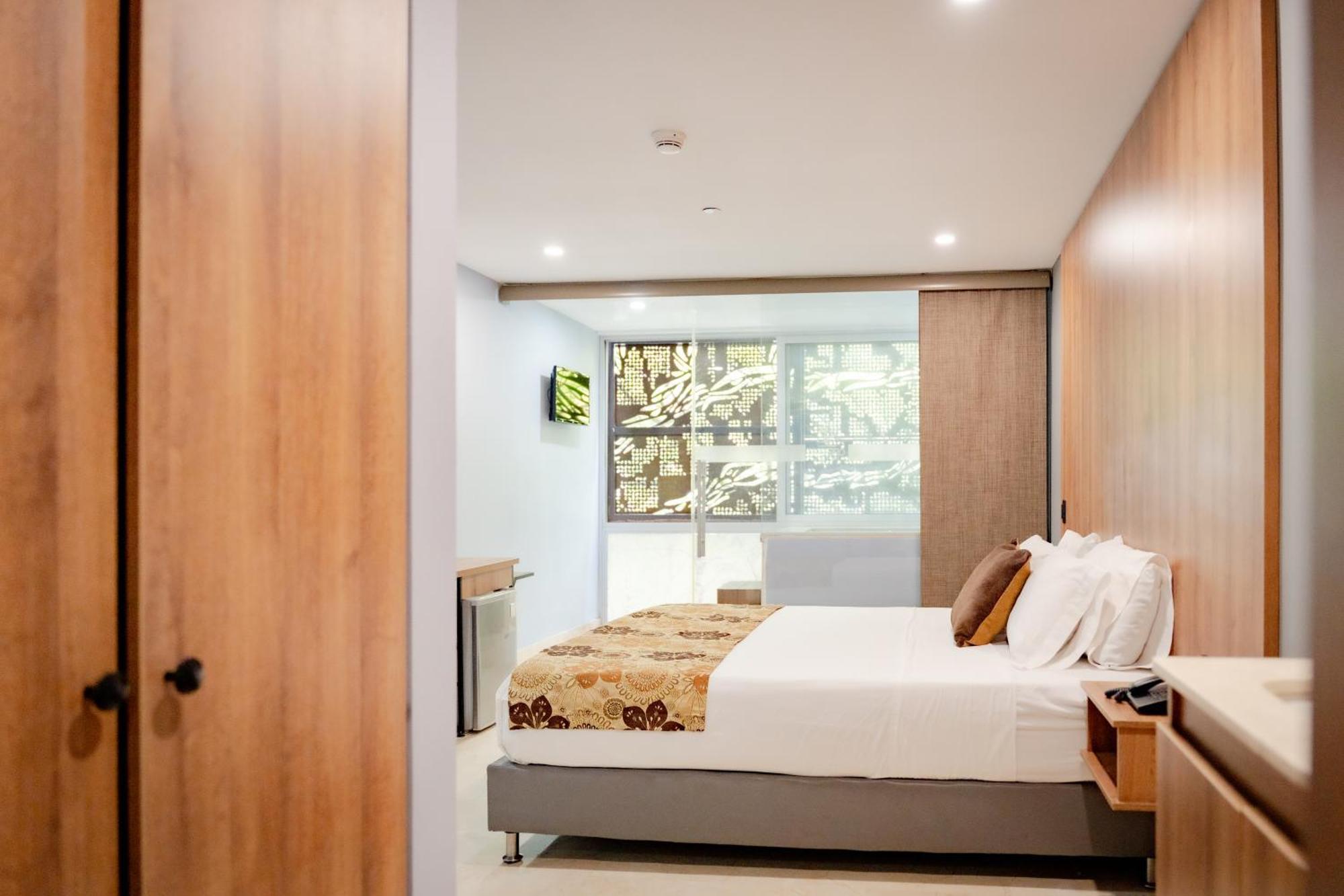 Hotel Madeiro Medellín Dış mekan fotoğraf